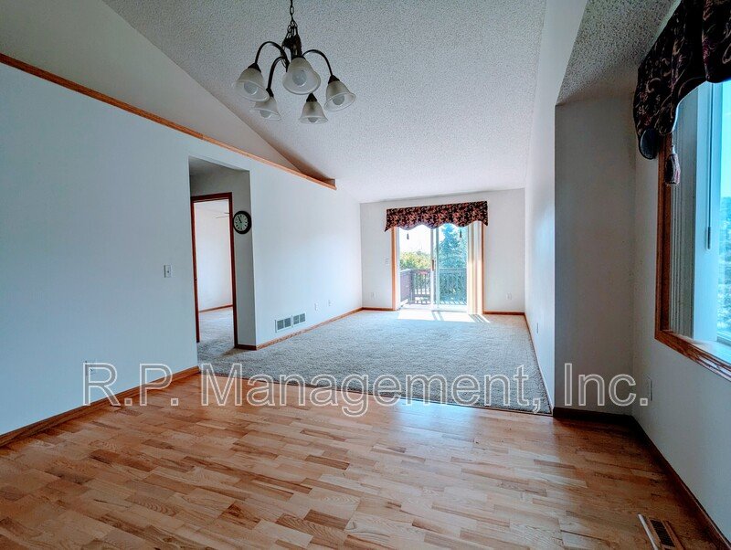 Updated large end unit 2bdrm 2bath split level townhome property image