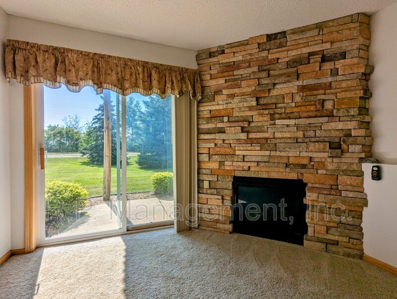 Updated large end unit 2bdrm 2bath split level townhome property image