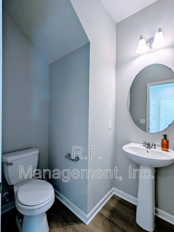 Large newer construction 3bdrm 2bath townhome property image