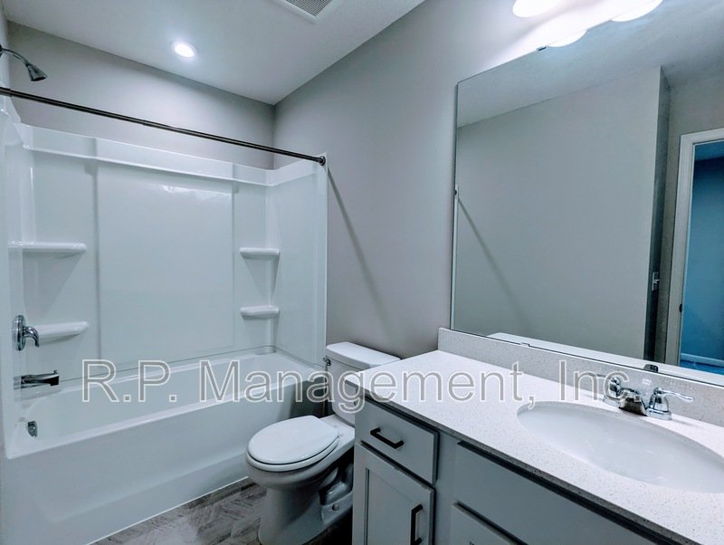 Large newer construction 3bdrm 2bath townhome property image