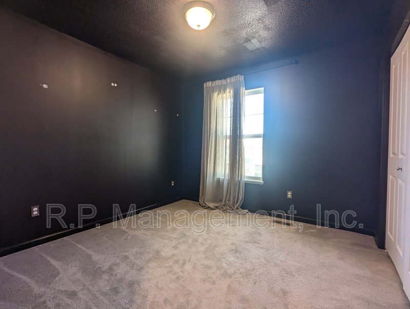 Large newer construction 3bdrm 2bath townhome property image