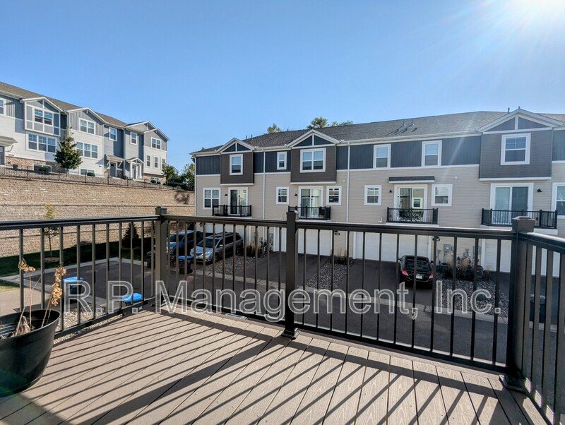 Large newer construction 3bdrm 2bath townhome property image