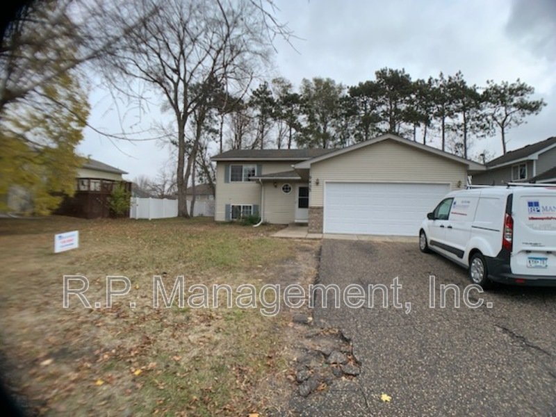 4 Bedroom home in Cottage Grove.  Available 7/1 property image