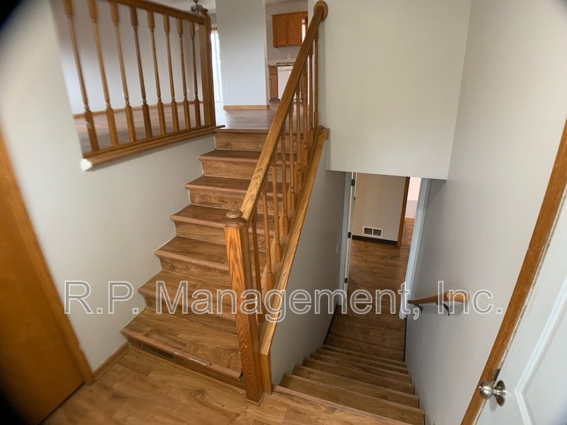 4 Bedroom home in Cottage Grove.  Available 7/1 property image