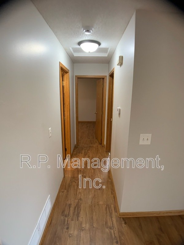 4 Bedroom home in Cottage Grove.  Available 7/1 property image