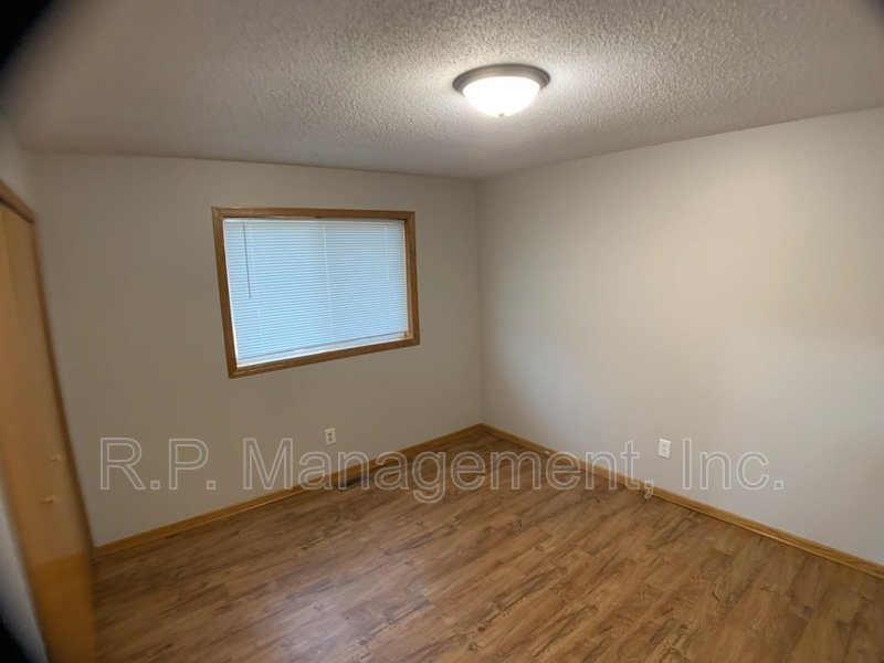 4 Bedroom home in Cottage Grove.  Available 7/1 property image