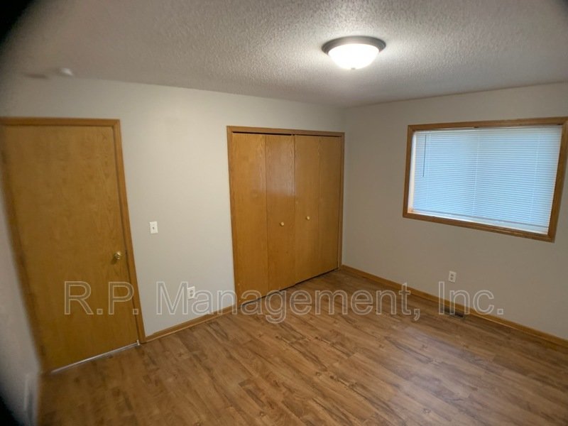 4 Bedroom home in Cottage Grove.  Available 7/1 property image