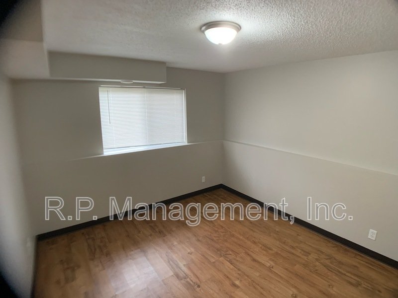4 Bedroom home in Cottage Grove.  Available 7/1 property image