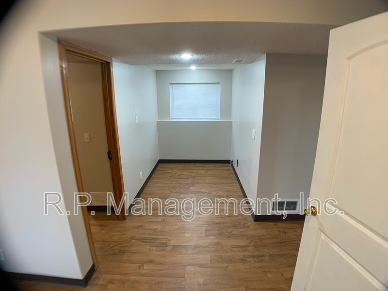 4 Bedroom home in Cottage Grove.  Available 7/1 property image