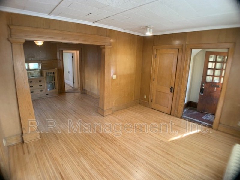 2 bedroom unit, near Lake Bde Maka Ska  Available now! property image