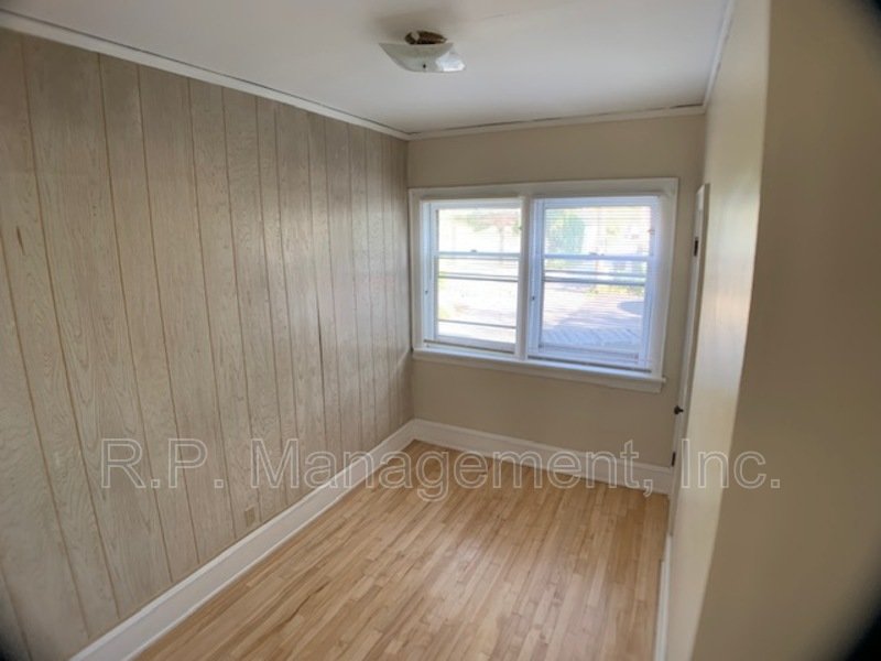 2 bedroom unit, near Lake Bde Maka Ska  Available now! property image