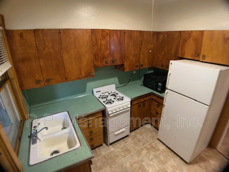 2 bedroom unit, near Lake Bde Maka Ska  Available now! property image