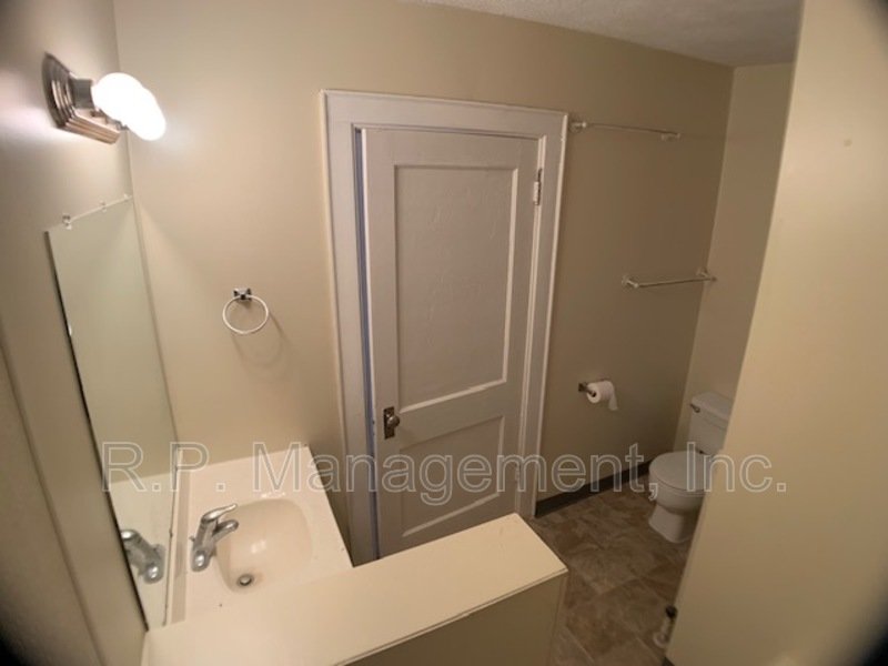 2 bedroom unit, near Lake Bde Maka Ska  Available now! property image