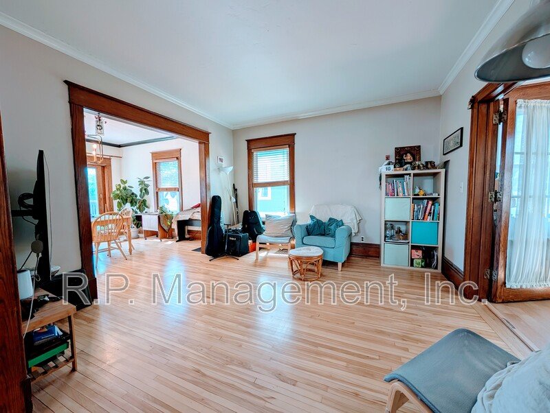 Nicely updated 3bdrm 2bath home. property image
