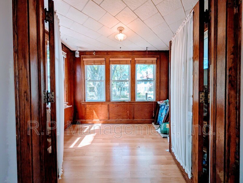 Nicely updated 3bdrm 2bath home. property image