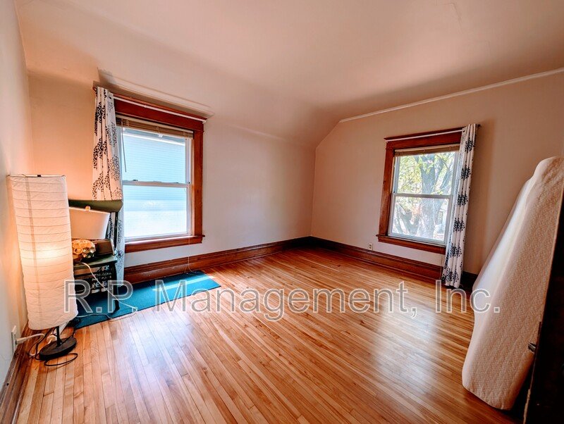 Nicely updated 3bdrm 2bath home. property image
