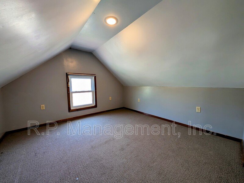 Nicely updated 3bdrm 2bath home. property image