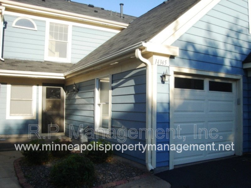 3 Bedroom Townhome Eden Prairie. Available 8/1 property image