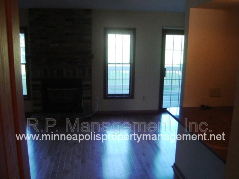 3 Bedroom Townhome Eden Prairie. Available 8/1 property image