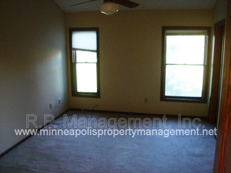 3 Bedroom Townhome Eden Prairie. Available 8/1 property image
