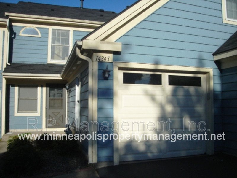 3 Bedroom Townhome Eden Prairie. Available 8/1 property image