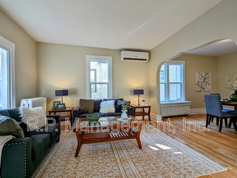 Remodeled 3bdrm 1bath with a 4 seasons porch 6/1 property image