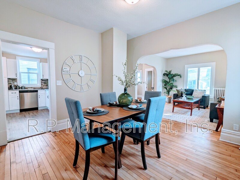 Remodeled 3bdrm 1bath with a 4 seasons porch 6/1 property image