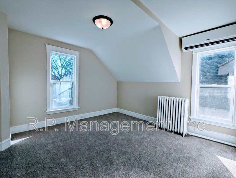 Remodeled 3bdrm 1bath with a 4 seasons porch 6/1 property image