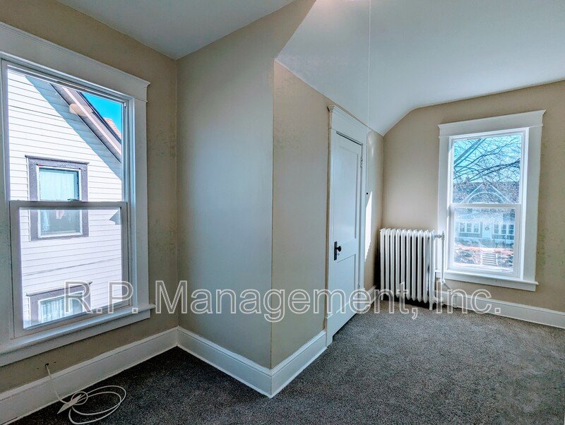 Remodeled 3bdrm 1bath with a 4 seasons porch 6/1 property image