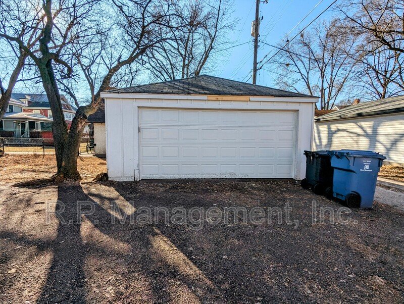 Remodeled 3bdrm 1bath with a 4 seasons porch 6/1 property image