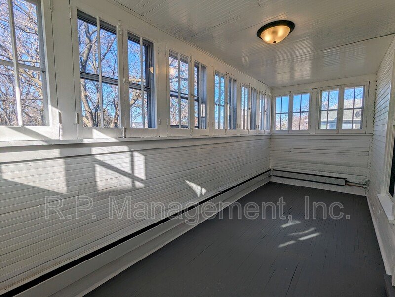 Remodeled 3bdrm 1bath with a 4 seasons porch 6/1 property image