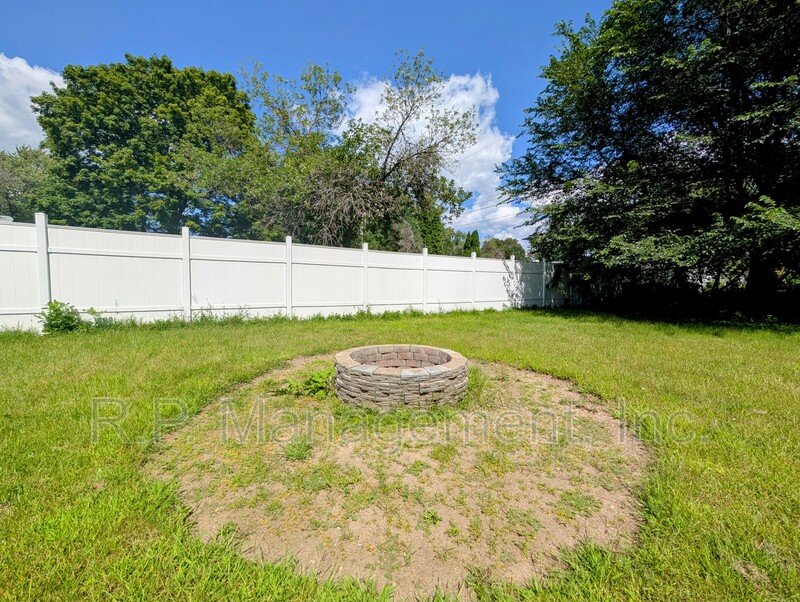 Well maintained updated home 1 block from Osseo middle school . property image