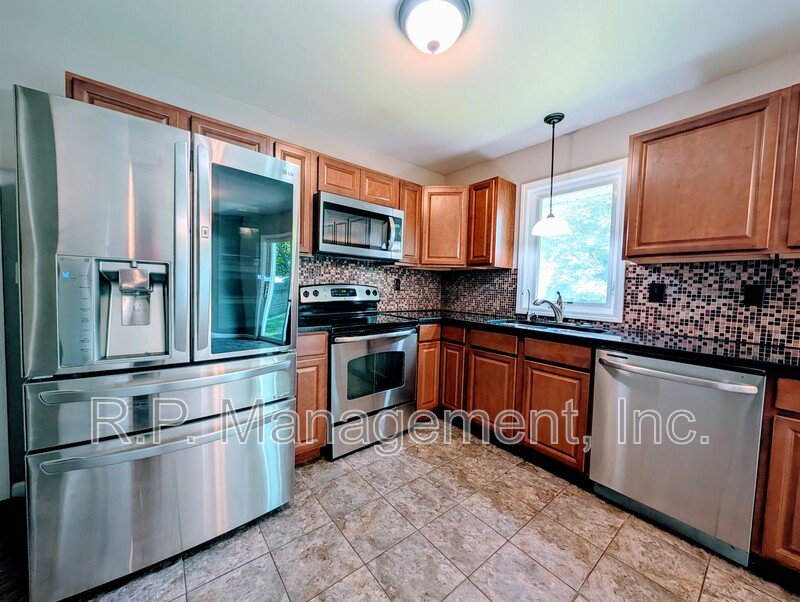 Well maintained updated home 1 block from Osseo middle school . property image