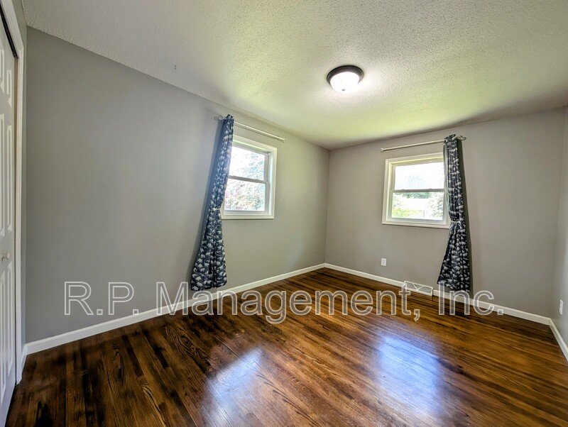 Well maintained updated home 1 block from Osseo middle school . property image