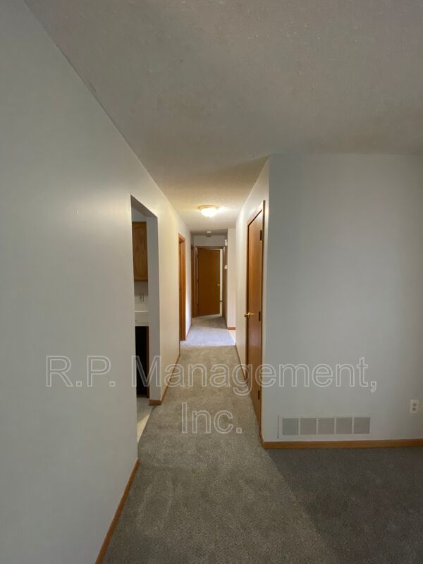 Beautiful 2 bedroom unit in Eden Prairie property image