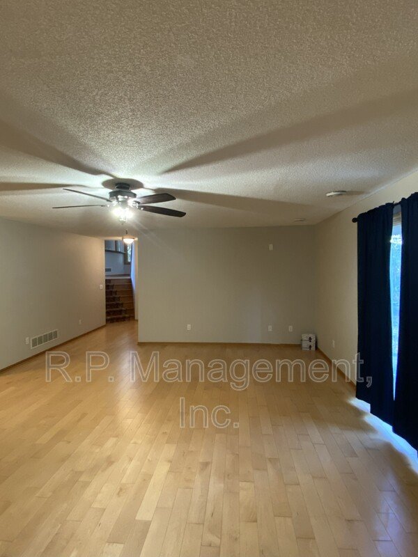 Newly updated 5 bedroom 3 bath on a quiet end with a secluded backyard property image