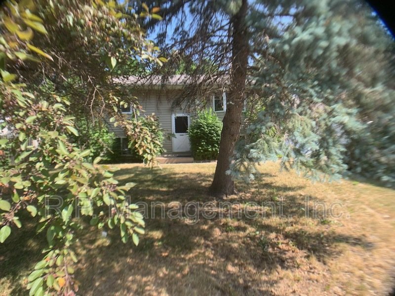 Rent this 3 bedroom 2 bathroom split entry home.  Available now!! property image