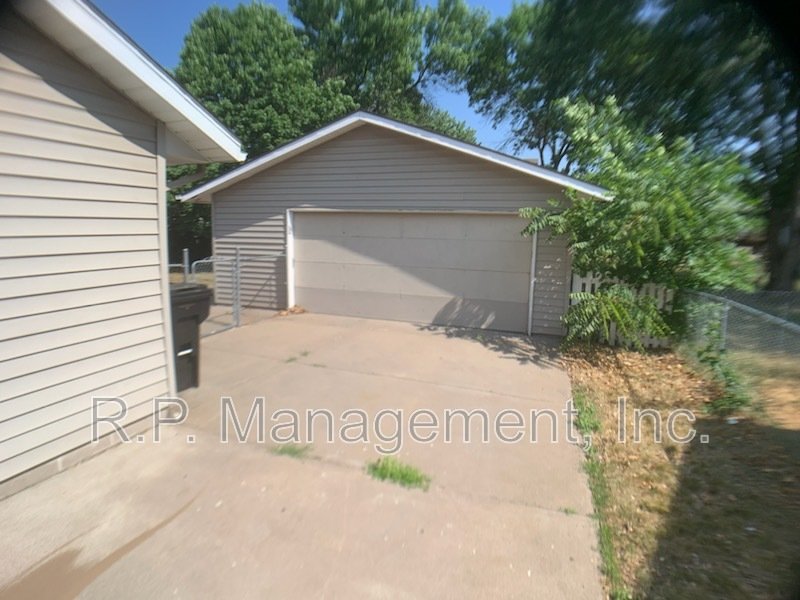 Rent this 3 bedroom 2 bathroom split entry home.  Available now!! property image