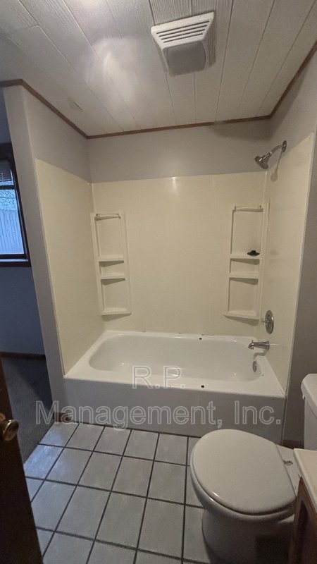 Rent this 3 bedroom 2 bathroom split entry home.  Available now!! property image