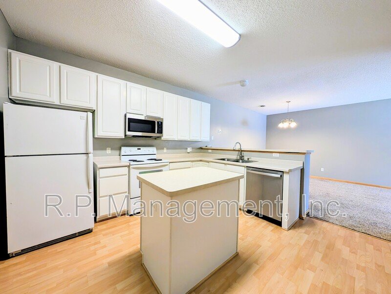 Large 2bdrm townhome in a prime location! property image