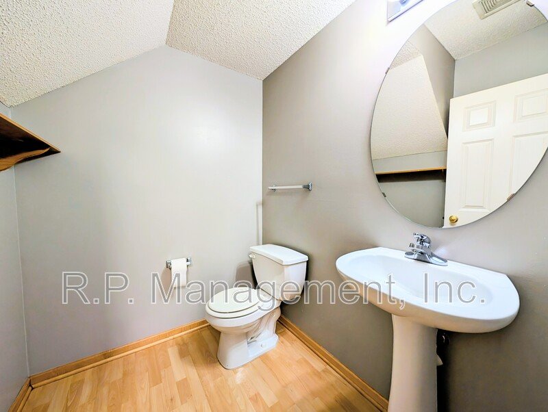 Large 2bdrm townhome in a prime location! property image