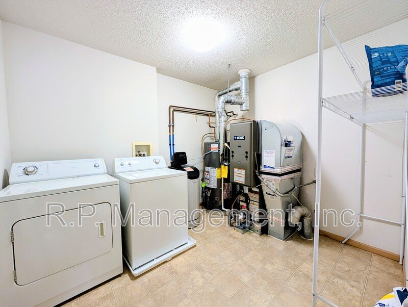 Large 2bdrm townhome in a prime location! property image