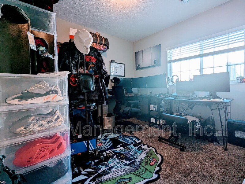 Newer construction 3Bdrm 3Bath townhome  Available 4/1 property image