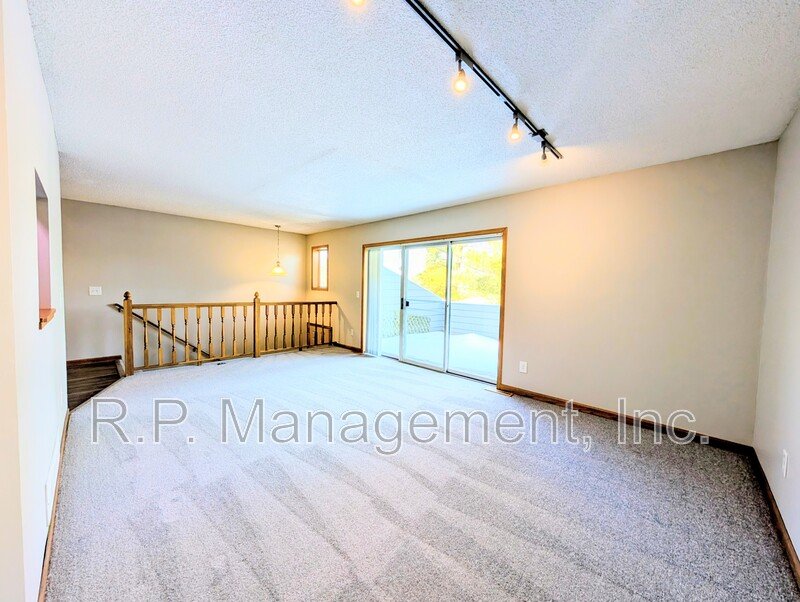 Updated 2bdrm 2bath townhome great location property image