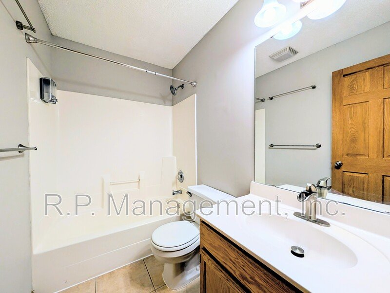 Updated 2bdrm 2bath townhome great location property image