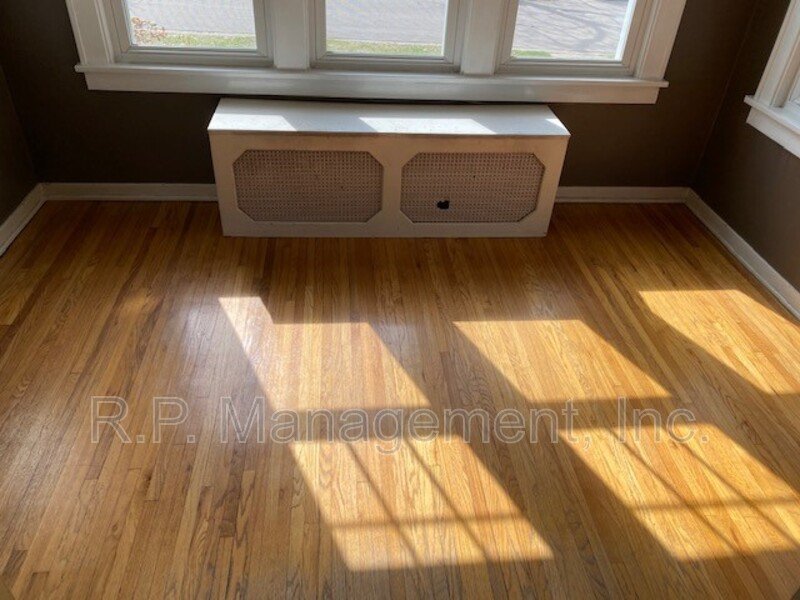 GORGEOUS 3BR/1.5BA blocks from Lake Harriet! 5/1 property image