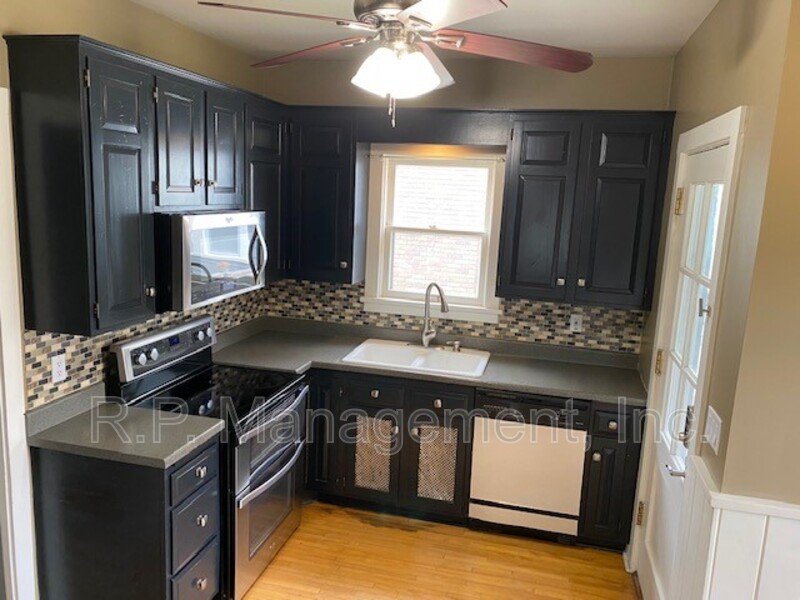 GORGEOUS 3BR/1.5BA blocks from Lake Harriet! 5/1 property image