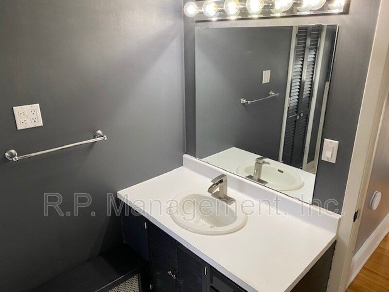 GORGEOUS 3BR/1.5BA blocks from Lake Harriet! 5/1 property image