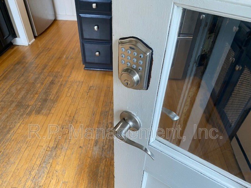 GORGEOUS 3BR/1.5BA blocks from Lake Harriet! 5/1 property image