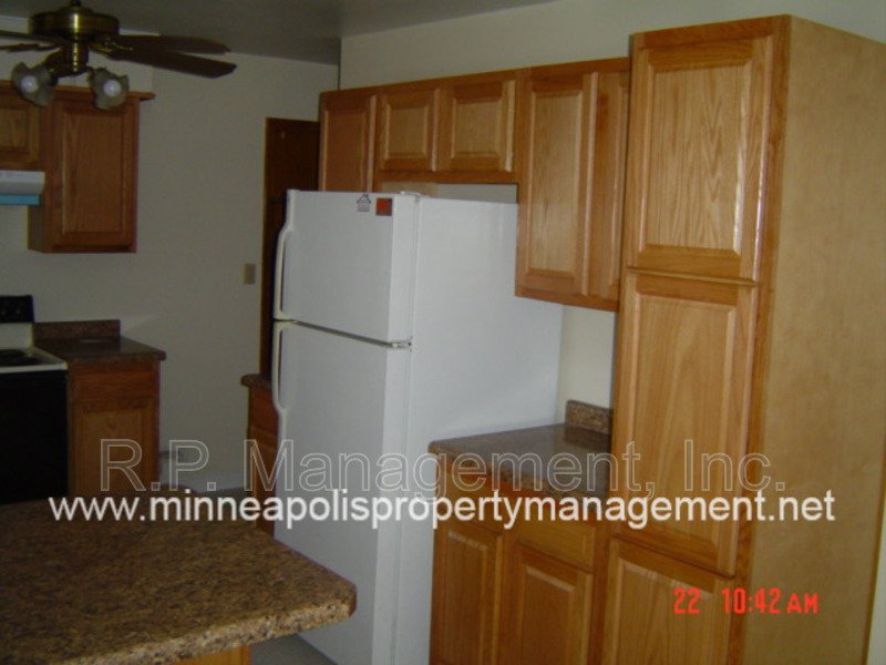 4 Bedroom Rambler in Roseville.  Available 6/14/26 property image